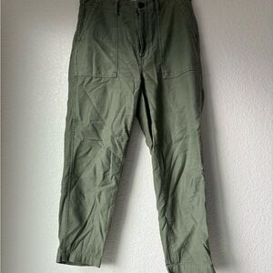 Madewell Women's Cropped Pants in Olive